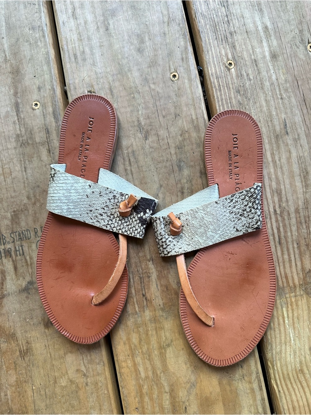 Joie A La Plage leather thong sandals - Picture 2 of 4